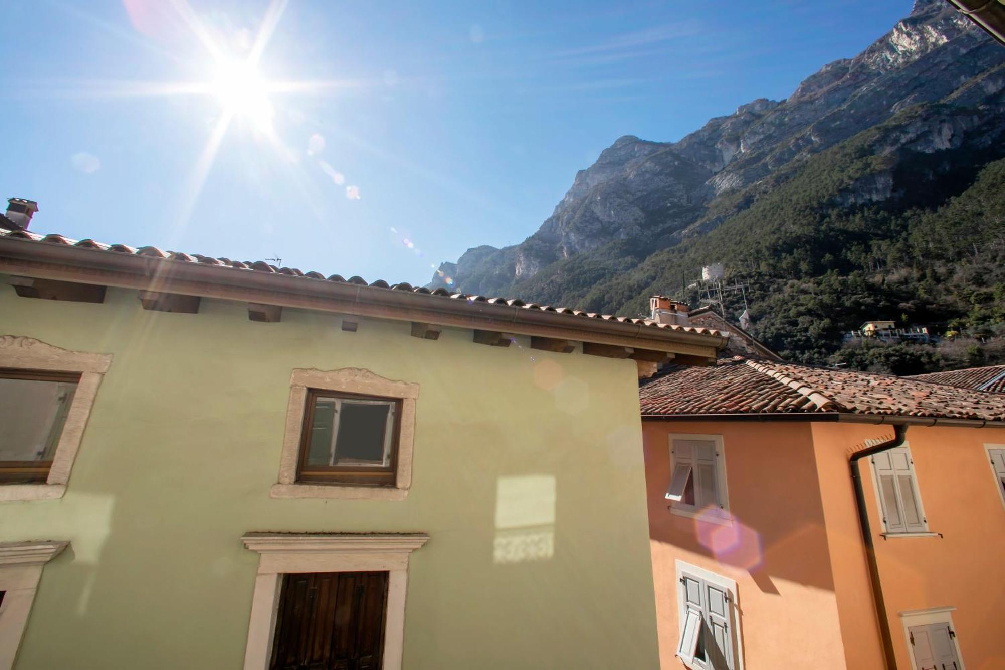 Nido Sui Tetti Di Riva Del Garda - Happy Rentals Екстериор снимка