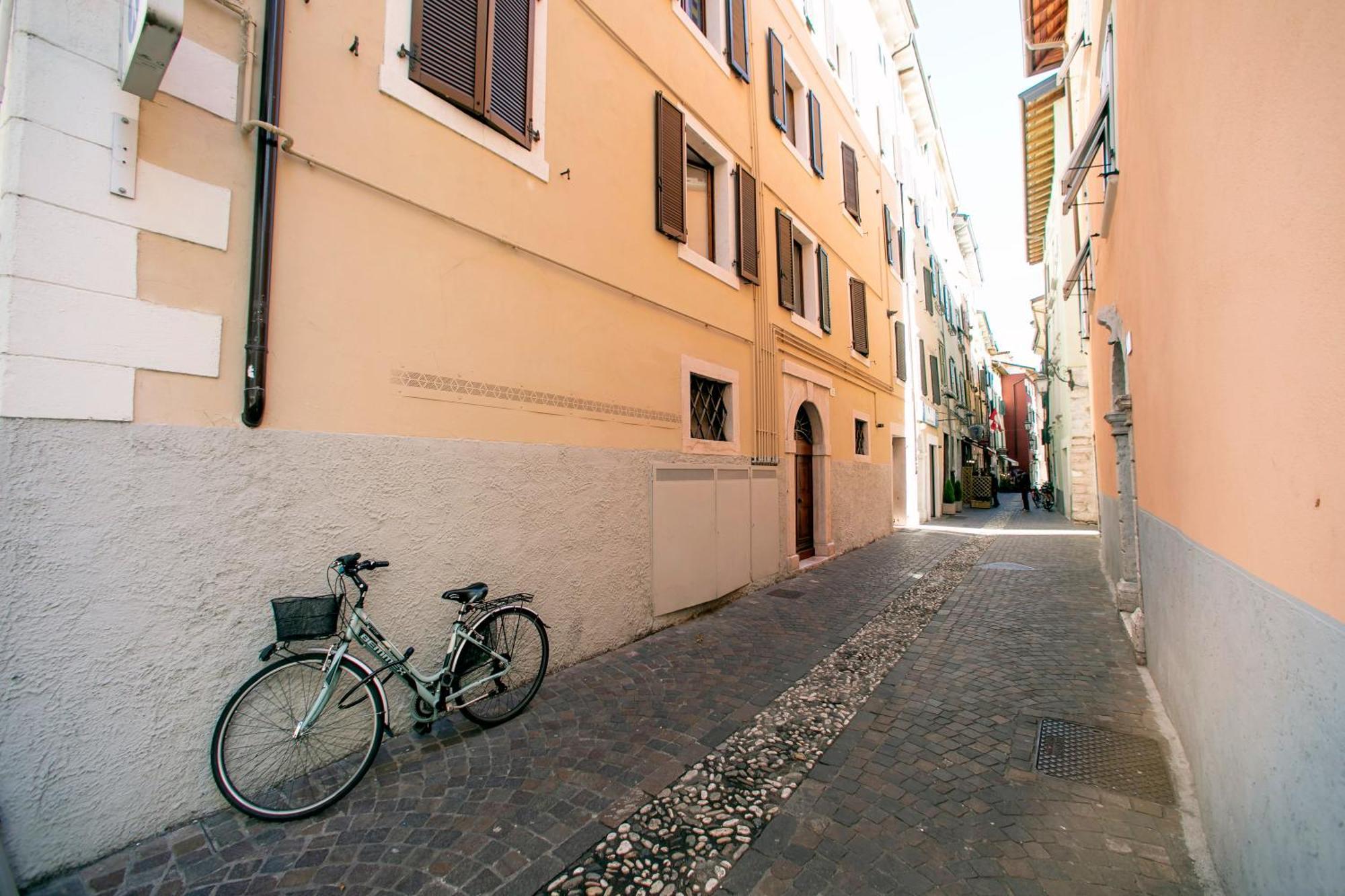 Nido Sui Tetti Di Riva Del Garda - Happy Rentals Екстериор снимка