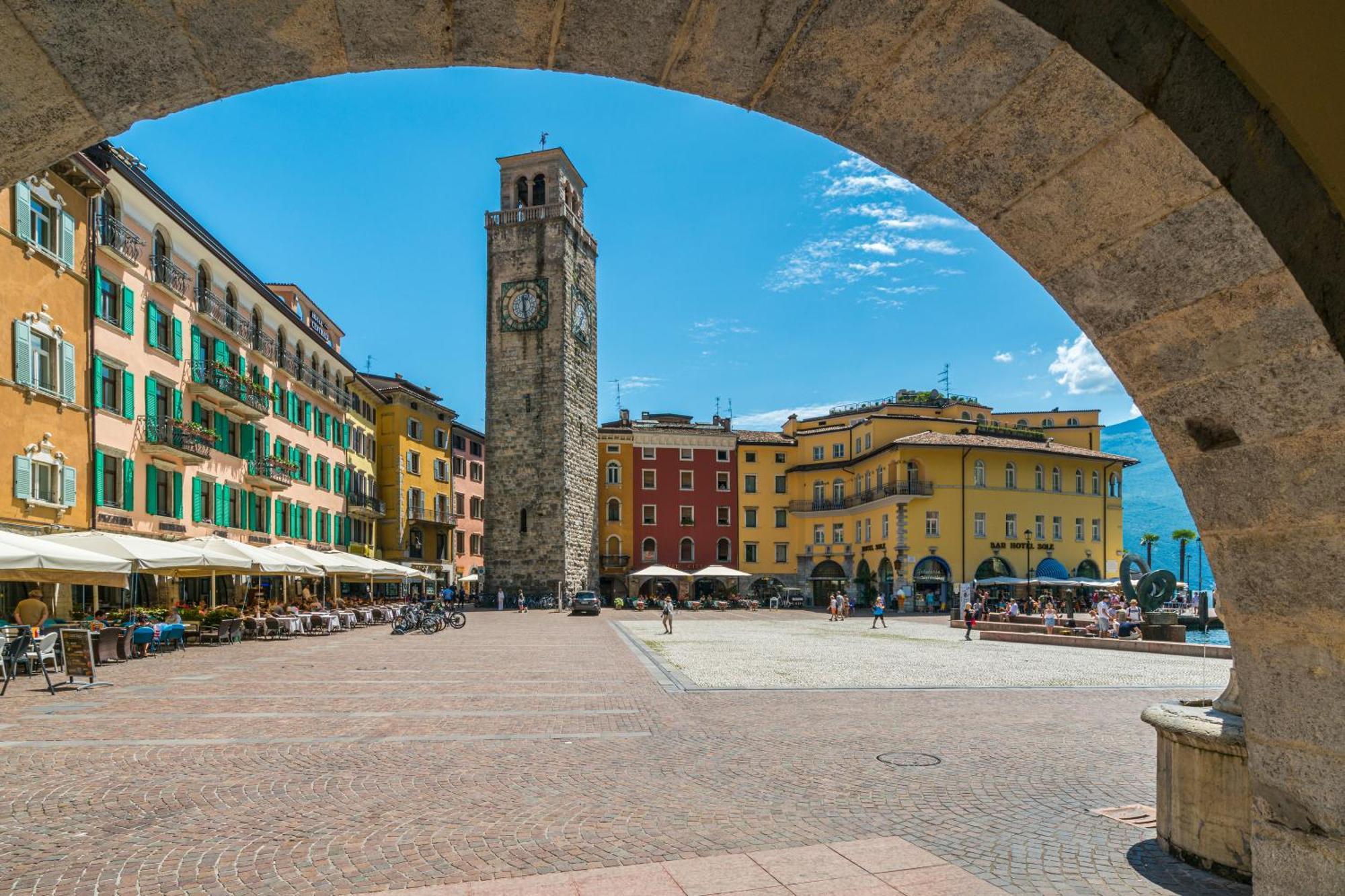 Nido Sui Tetti Di Riva Del Garda - Happy Rentals Екстериор снимка