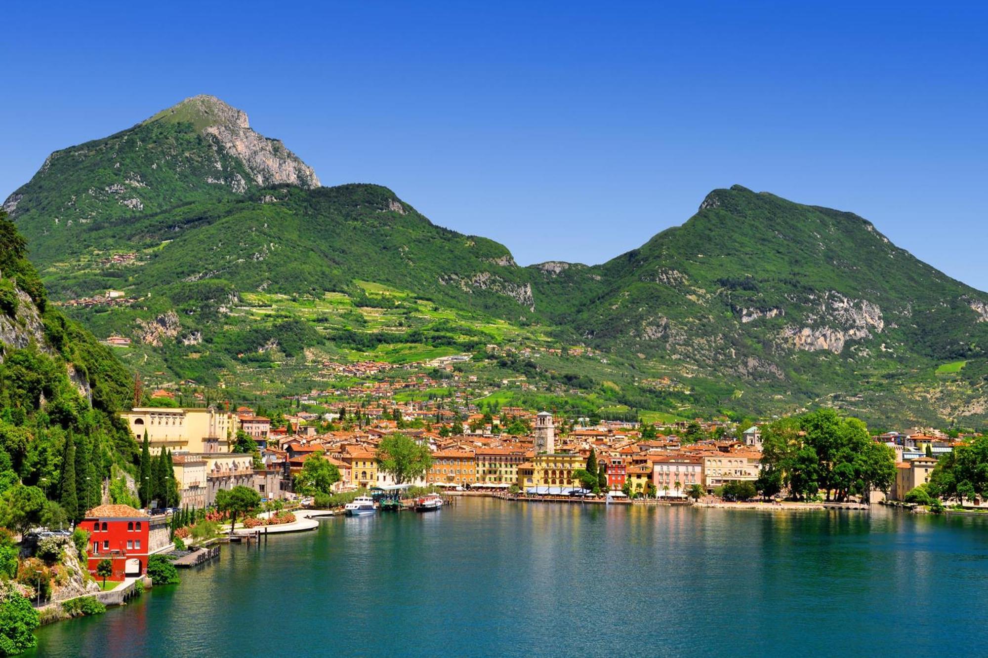 Nido Sui Tetti Di Riva Del Garda - Happy Rentals Екстериор снимка