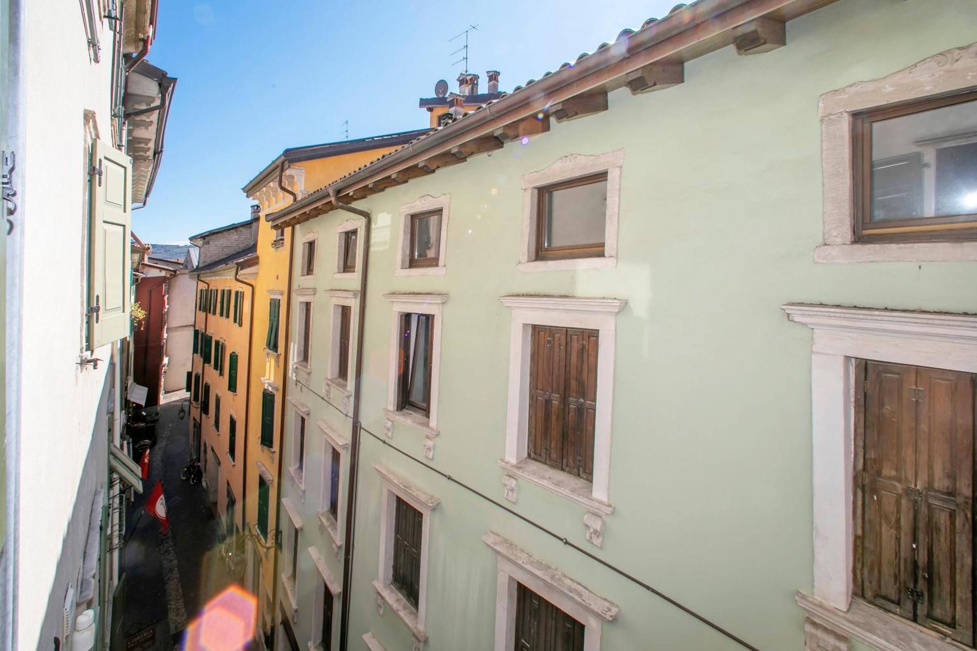 Nido Sui Tetti Di Riva Del Garda - Happy Rentals Екстериор снимка